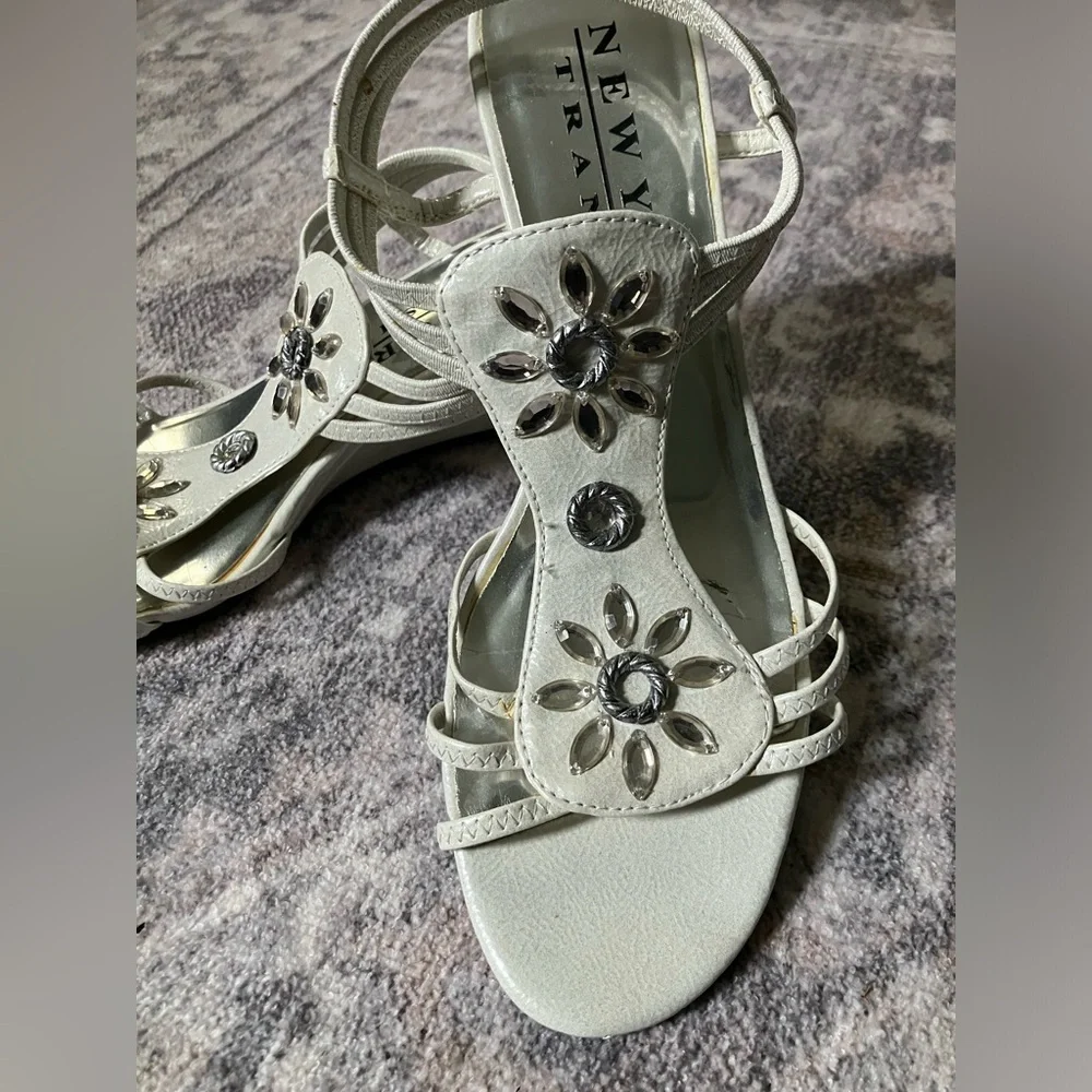 New York Transit Jeweled White Wedge Sandals 8 1/2M - Picture 3 of 7